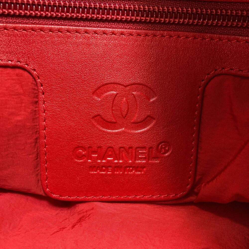CHANEL Black Tote Bag - Picture 6 of 16